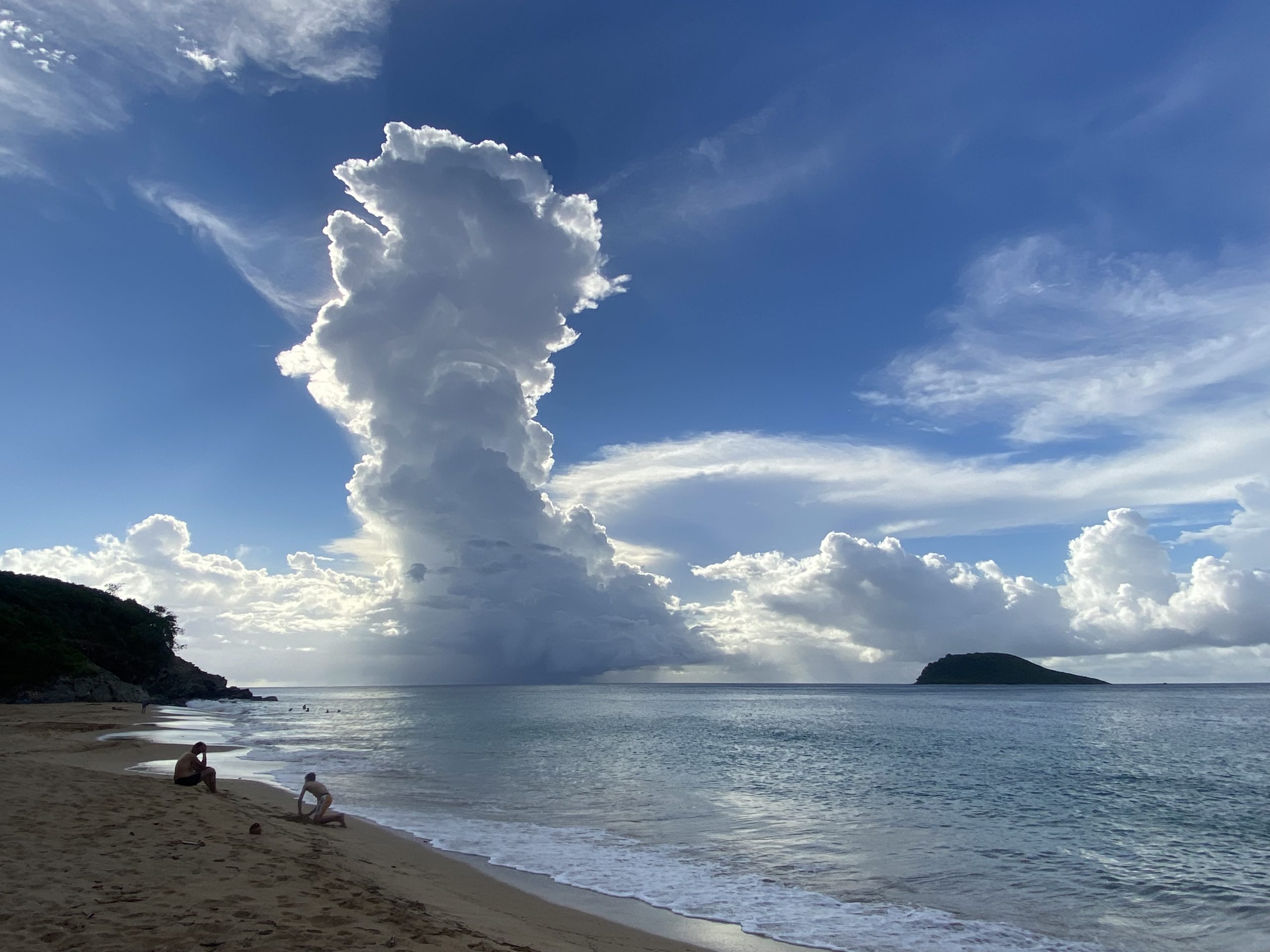 Explorez les plages de la côte sous le vent, notamment Les Amandiers, Cluny, Tillet, et
bien d'autres.